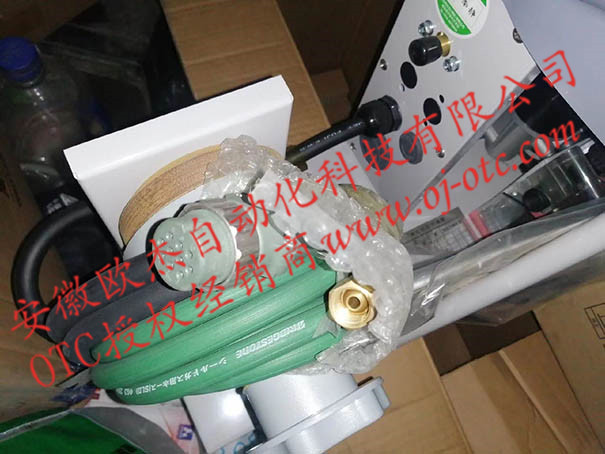 CM-7402空冷鐵焊OTC送絲機(jī) CM-7402空冷鐵焊OTC送絲機(jī)